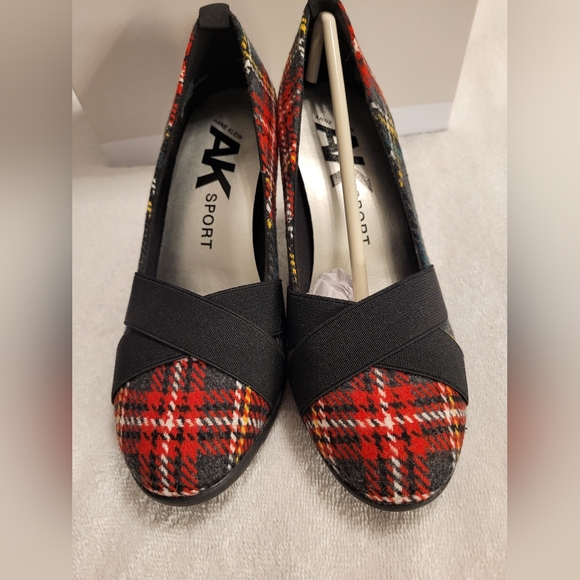 Anne Klein Sport Women's Grey Multi Color Plaid Pump - Picture 2 of 5